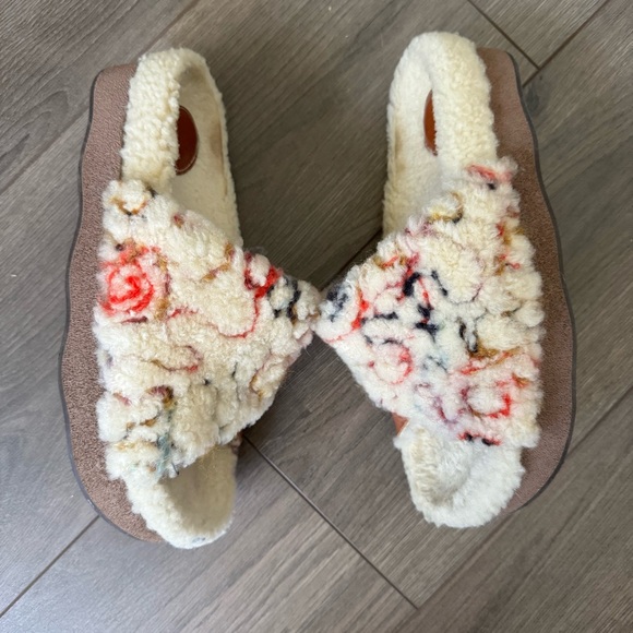 Retail $795! Chloe Shearling Slides Luxury + Comfort! 40 10 - Picture 5 of 7